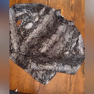 snakeskin? print cropped long sleeve